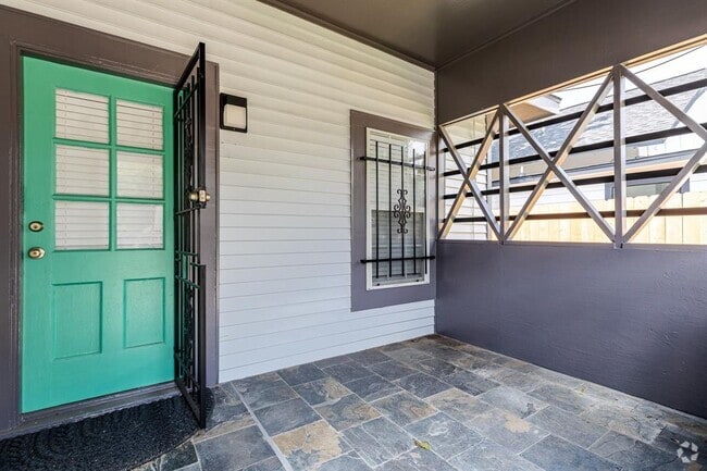 Building Photo - 2806 Holman St Rental