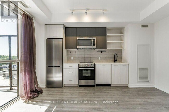 Photo - 2300 St Clair Ave W Unit 527