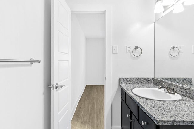 Photo - Murray Manor