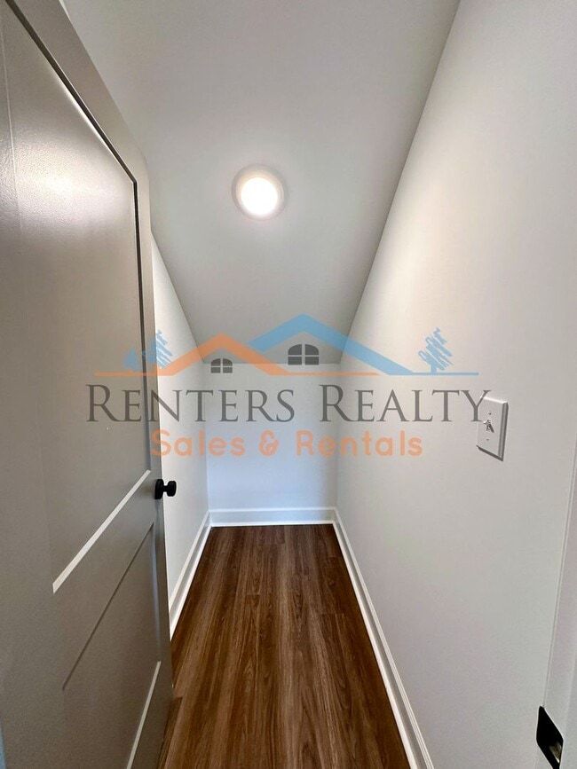 Photo - 3BR Home with Office, Bonus Room, Large Kitchen Island, 2-Car Garage & Large Yard – Huntsville Li...