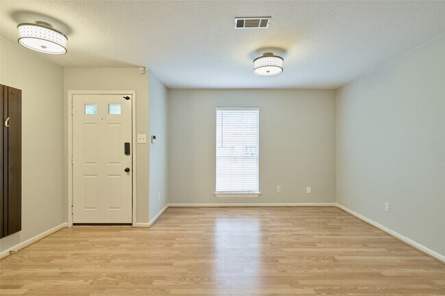 Photo - 5 N White Pebble Ct