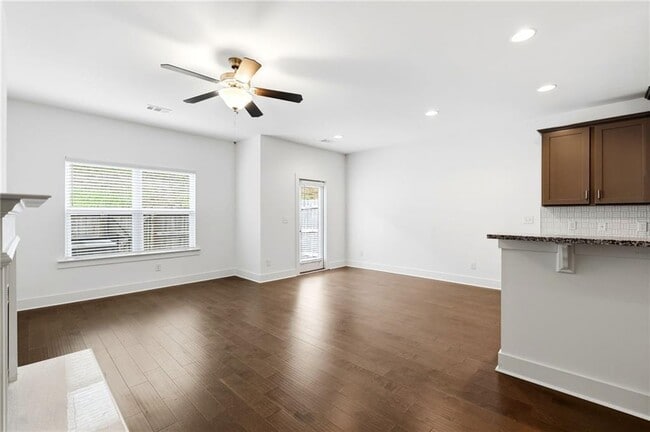 Photo - 6456 Scudders Dr
