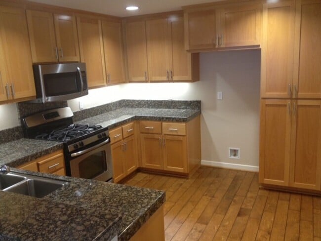 Photo - 3 BD/3.5 BA Townhouse in downtown Livermore Station, No Pets