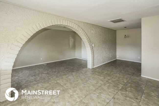 Photo - 8209 S 24th Way