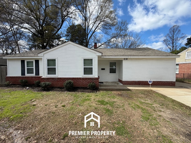 Building Photo - Charming 3BR Home in 38117 | Hardwood Floors & Large Fenced Backyard