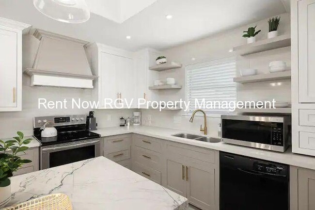 Photo - 312 Xanthisma Ave