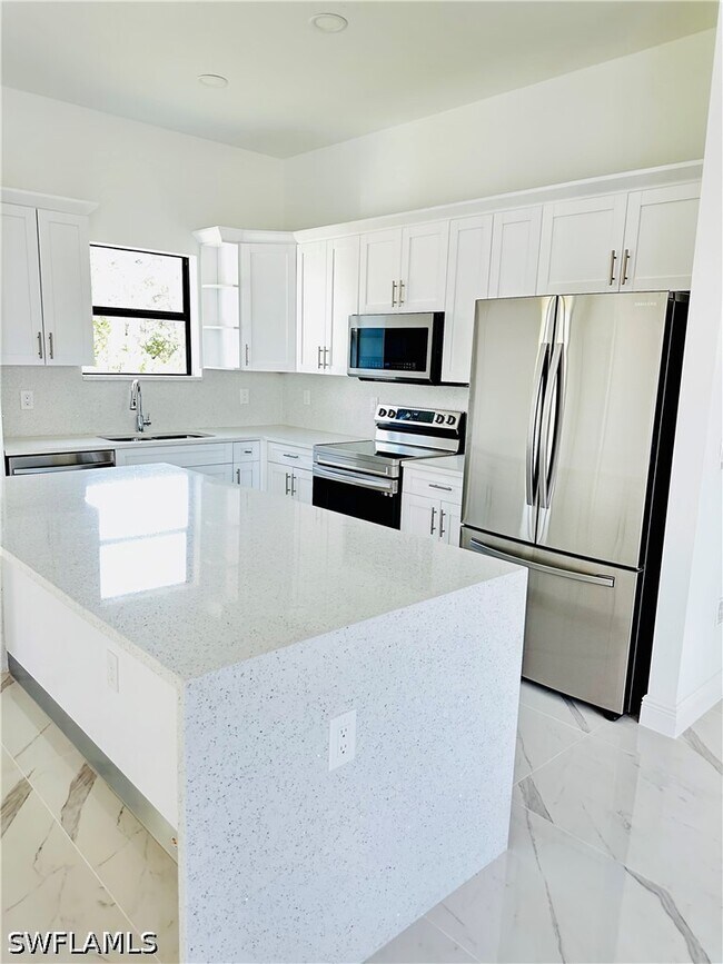 Photo - 717 Genoa Ave S