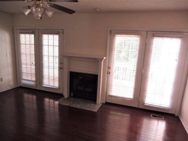 Photo - 3 or 4 Bedroom / 3.5 Bath Condo Kingsport, TN 37663