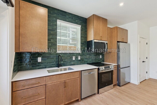 1624 NW 17th St Unit 101