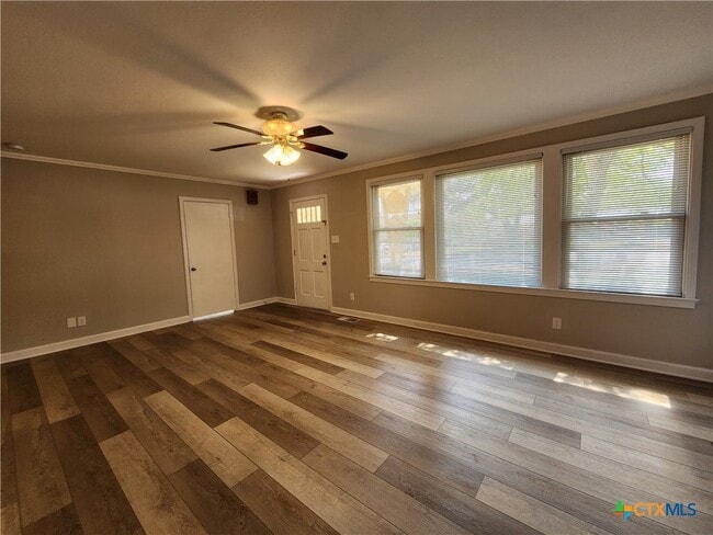 Photo - 564 Laurel Ln