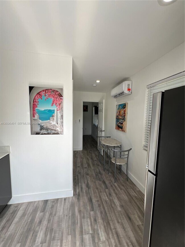 Photo - 2847 Polk St Unit 3