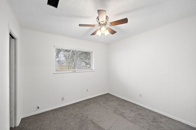 Building Photo - 712 Damon St