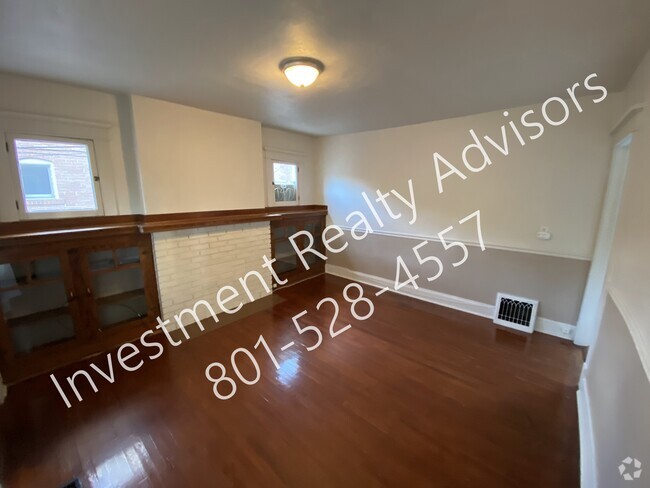 Building Photo - Beautiful Apartment Near the Capitol!