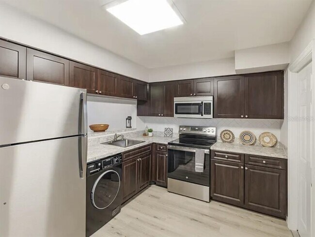Photo - 121 Danube Ave