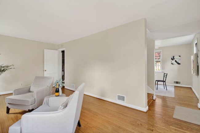 Photo - 624 22nd St S