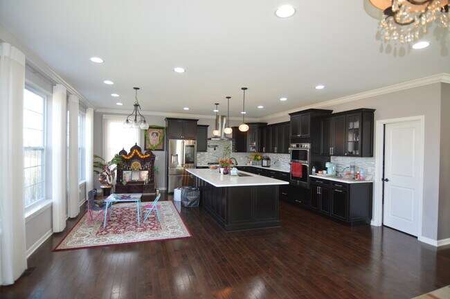 Photo - 124 Roman Ln