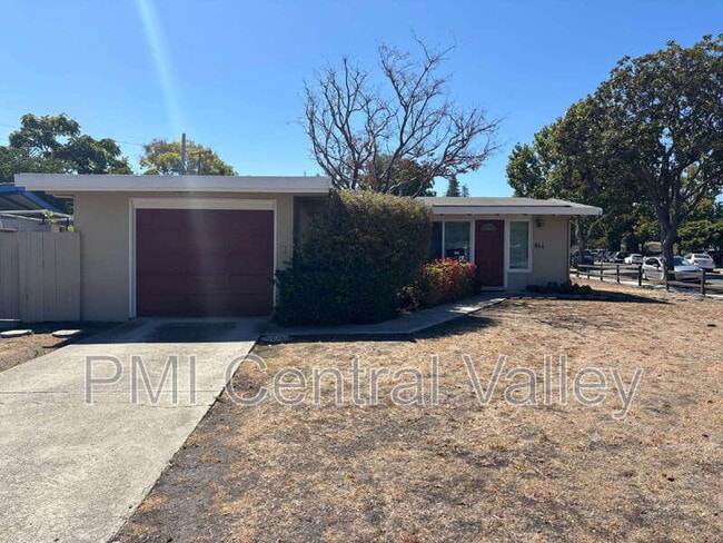 Photo - 944 Bridgewood Way