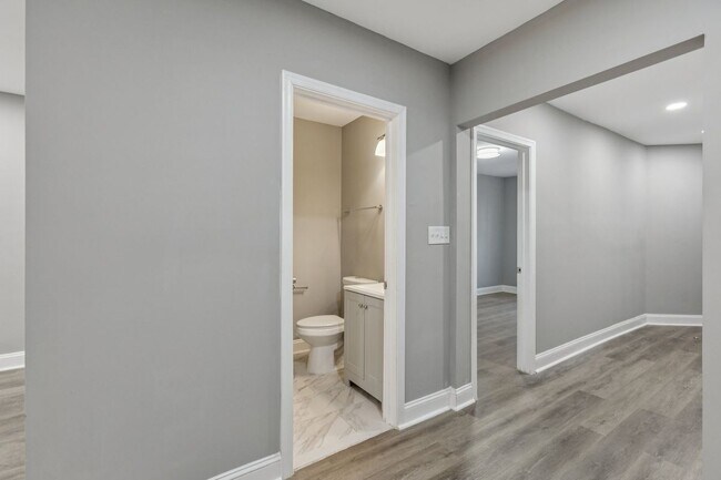 Photo - 405 34th St SE