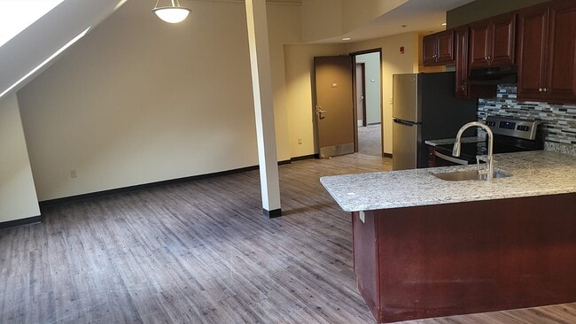 Photo - Court House Square