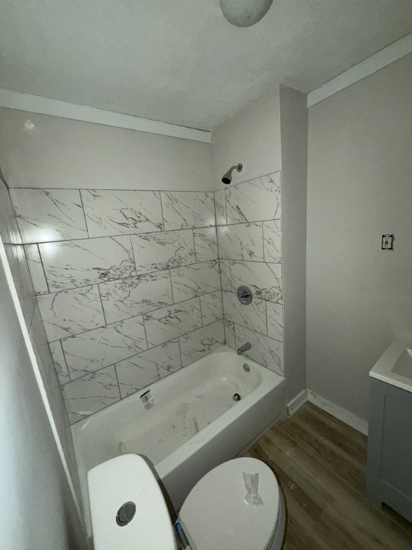 Photo - 2652 Bank St