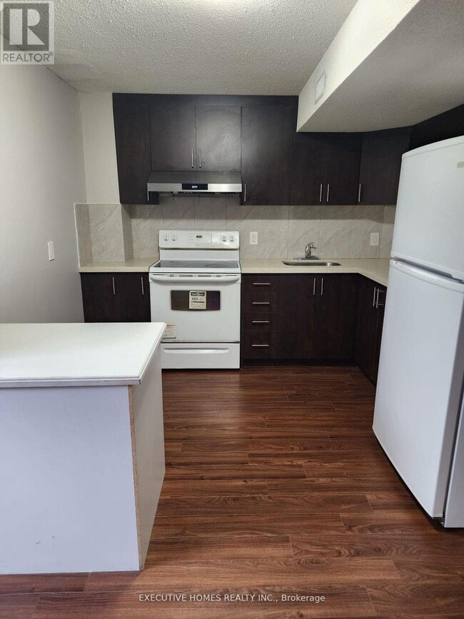 Photo - 114 Porchlight Rd