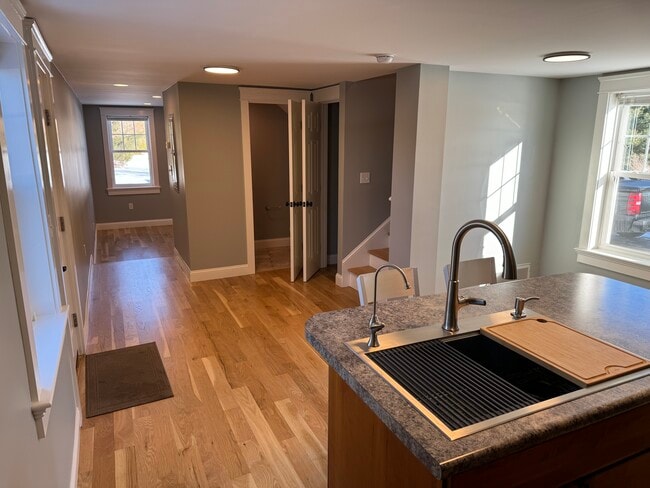 Photo - 9 Winnicutt Rd Unit 9B