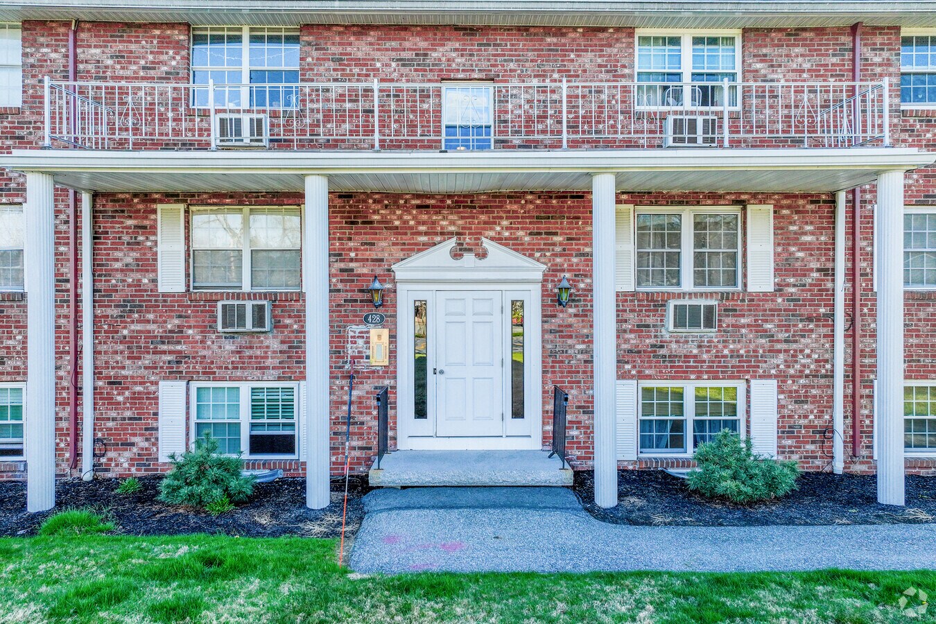 424-428 Great Road is located in Acton, MA. - Meadowbrook Condominiums