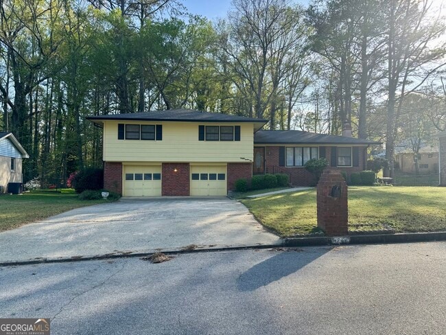 Photo - 3710 Creekview Cir