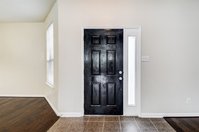 Photo - 21515 Pointed Oak Ln