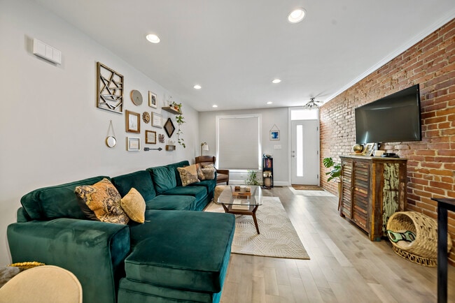 Photo - 1225 Tree St