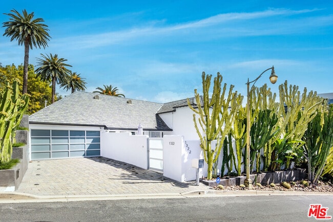 Photo - 1322 Londonderry Pl