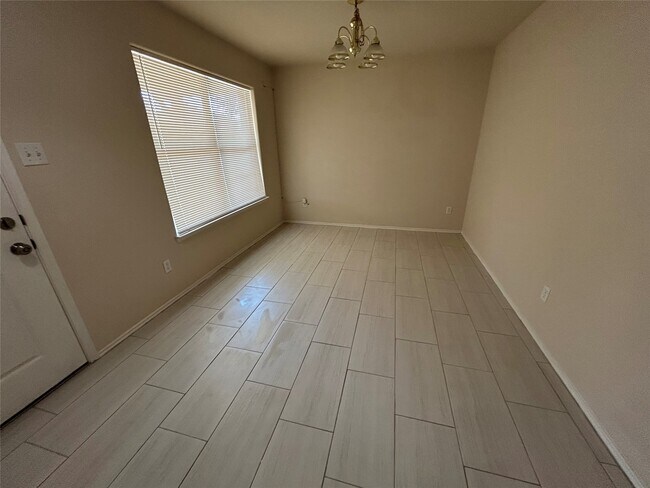 Photo - 707 Kiley Dr