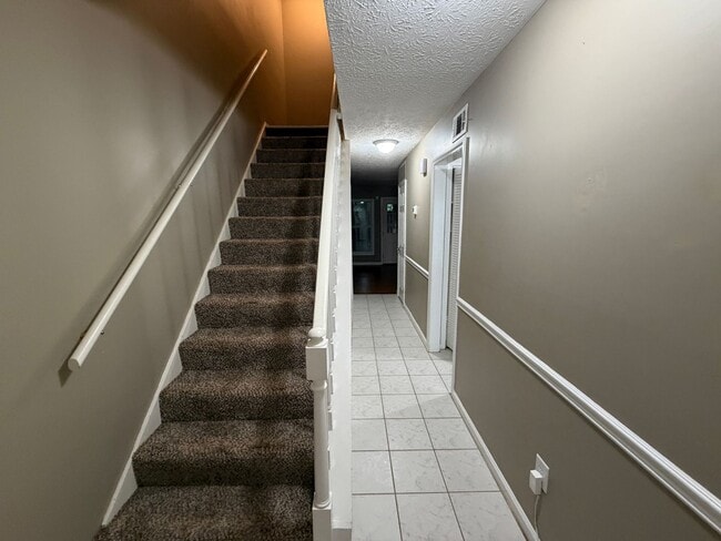 Photo - 103 Wenwood Cir