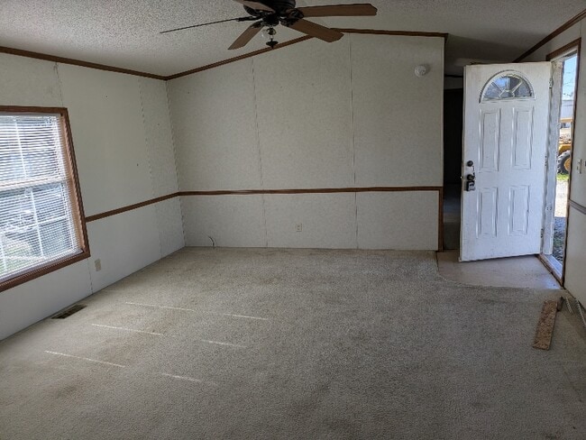 Photo - 203 E Lincoln St