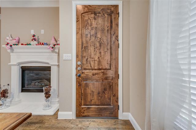 Photo - 818 Milton Way