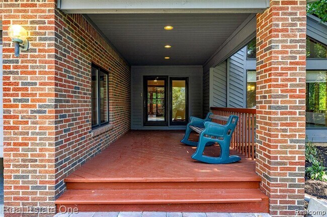 Photo - 18990 Beck Rd