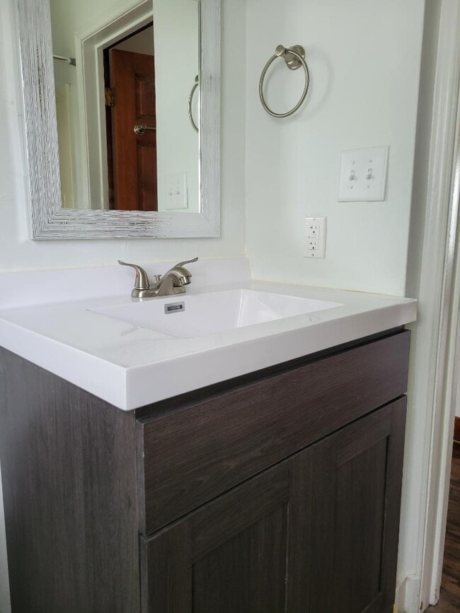 Photo - 416 Conro St