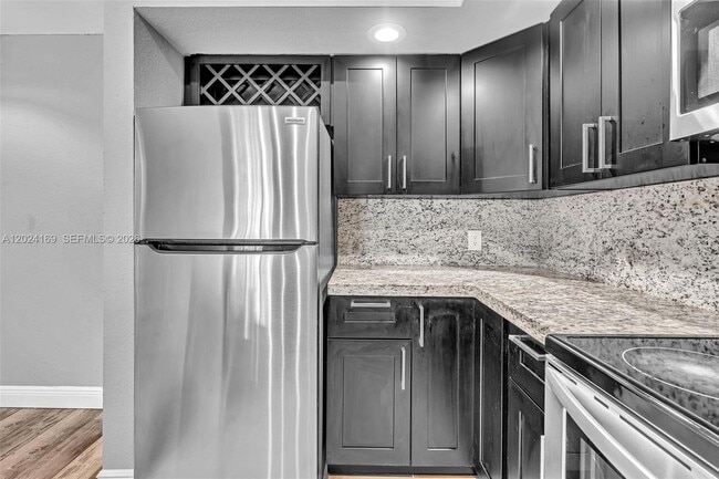 Photo - 3300 Pinewalk Dr N Unit 1925