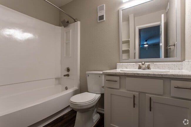 1 BR, 1 BA - 660 SF - Raintree Apartments