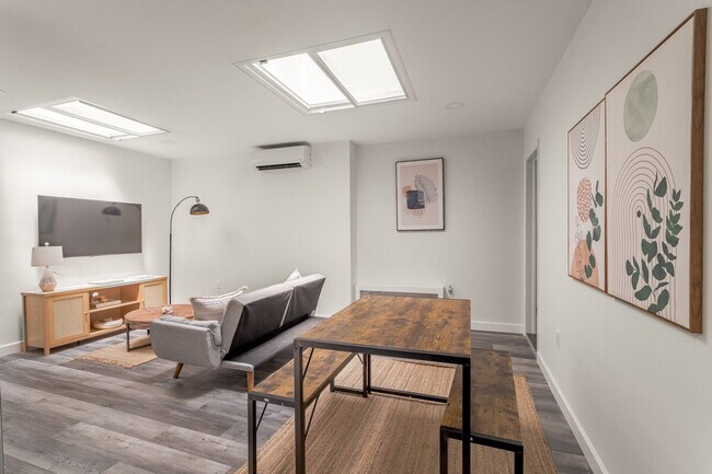 Photo - 218 E 104th St Unit ID1323996P