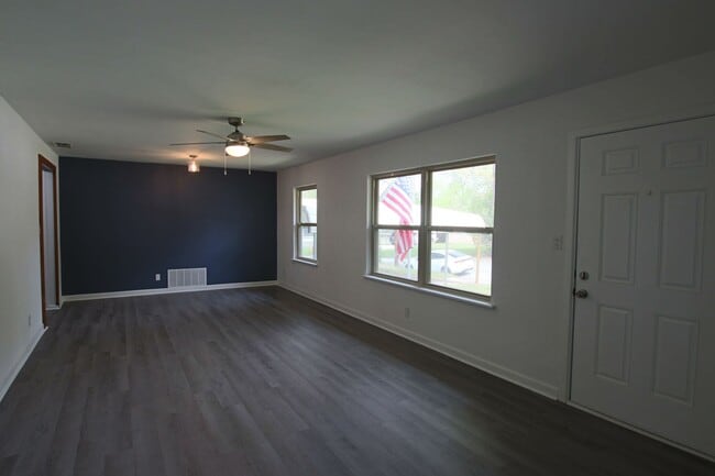 Photo - Tour Today! 3 Bed 2 Bath in Tyler!