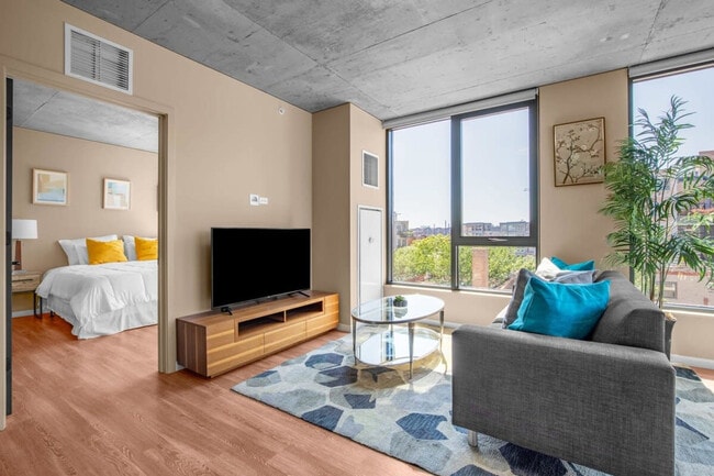 Photo - 939 W Washington Blvd Unit ID1024616P