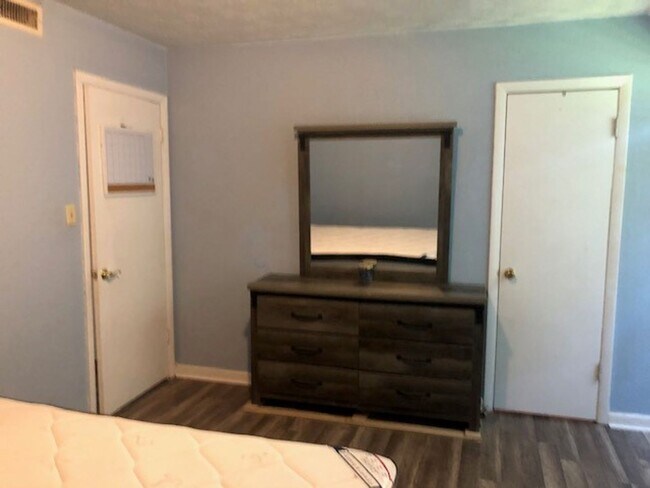 Photo - Just move on in- Fully furnished private one bedroom apartment