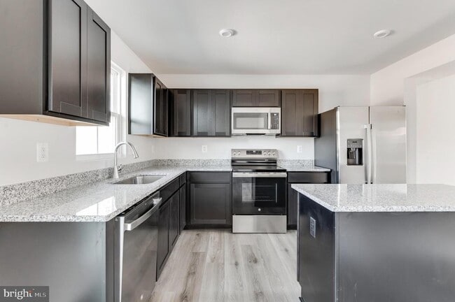 Photo - 7301 Statesman Blvd