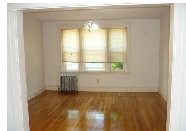 Photo - 235 Freeman St