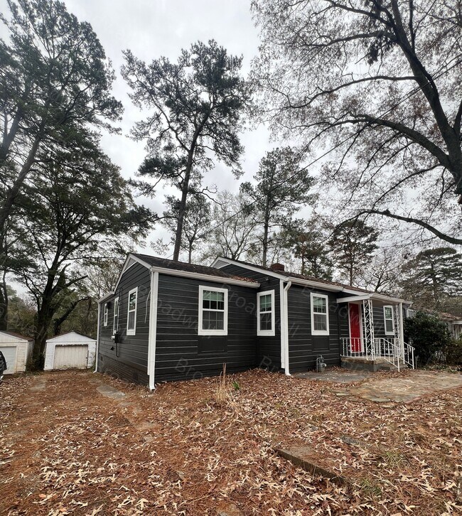 Photo - 1860 Broadwell St SW