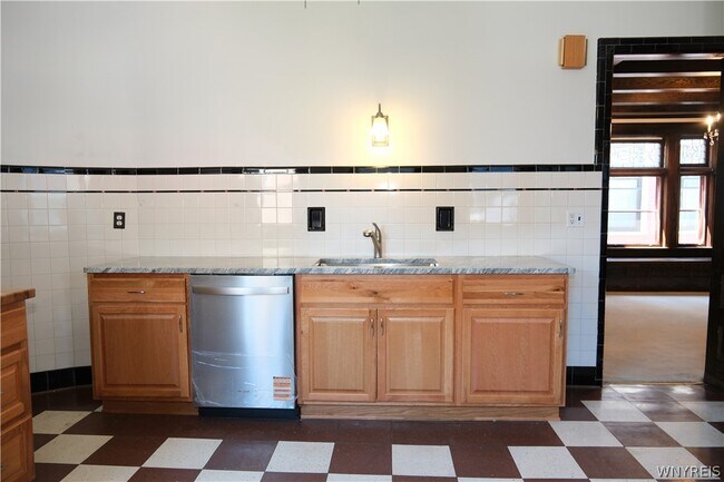 Photo - 753 Lafayette Ave