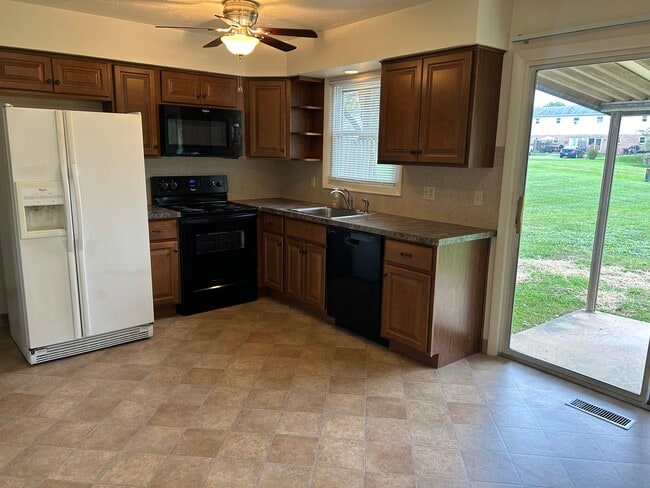 Photo - 108 Oak Rd