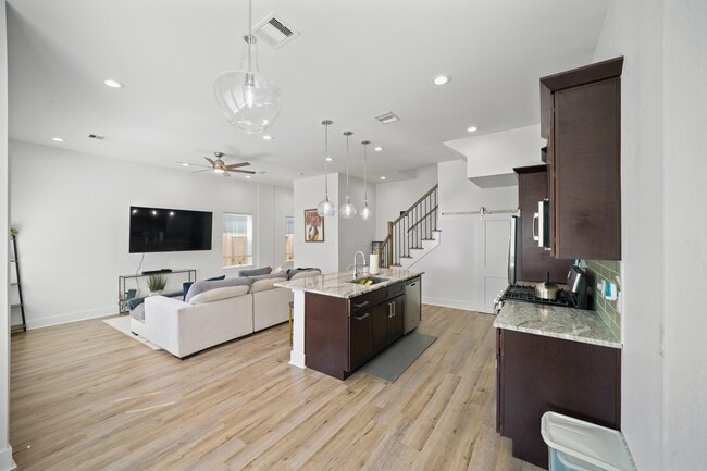 Building Photo - 4402 McKinley St