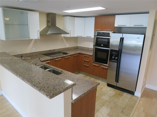 Building Photo - 170 SE 14th St Unit 1507